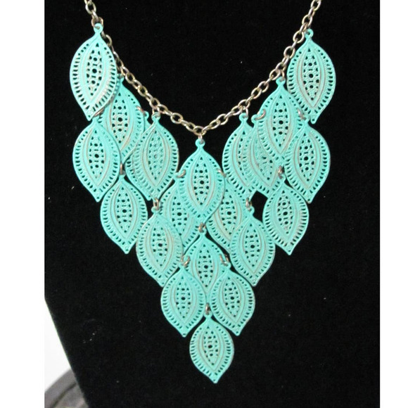 Turquoise Tear Drop Tapered Lightweight Necklace - Picture 2 of 9